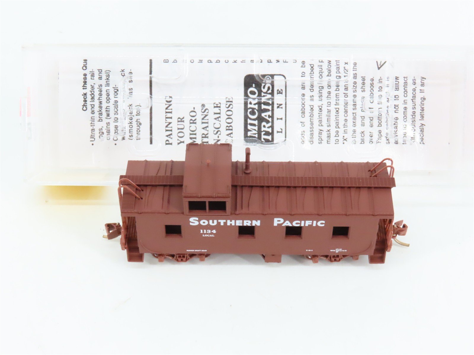 N Scale Micro-Trains 100050 Southern Pacific 36' Riveted Steel Side Caboose RTR