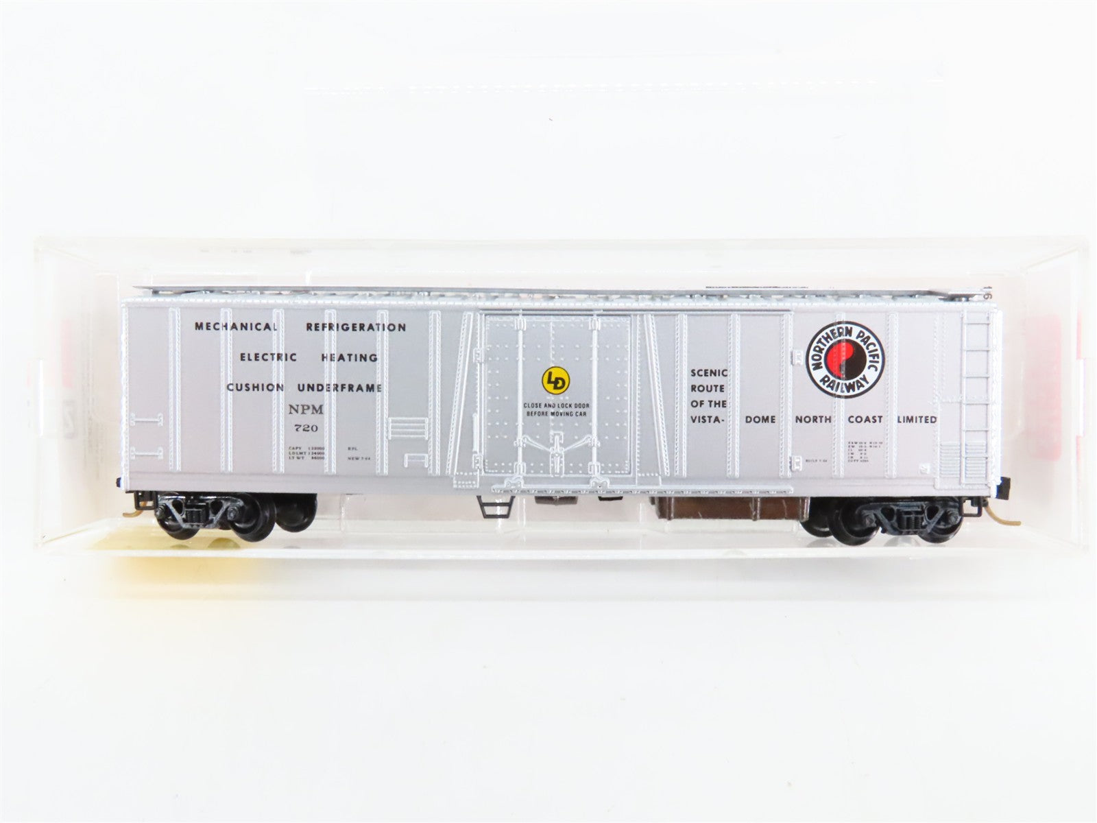 N Scale Micro-Trains 70050 NP Northern Pacific 51' Reefer 720 RTR