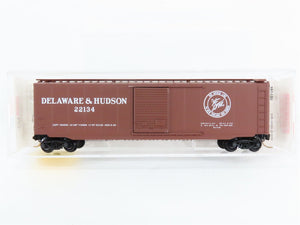 N Scale Micro-Trains 31070 DH Delaware & Hudson 50' Box Car 22134 RTR