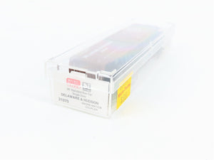 N Scale Micro-Trains 31070 DH Delaware & Hudson 50' Box Car 22134 RTR