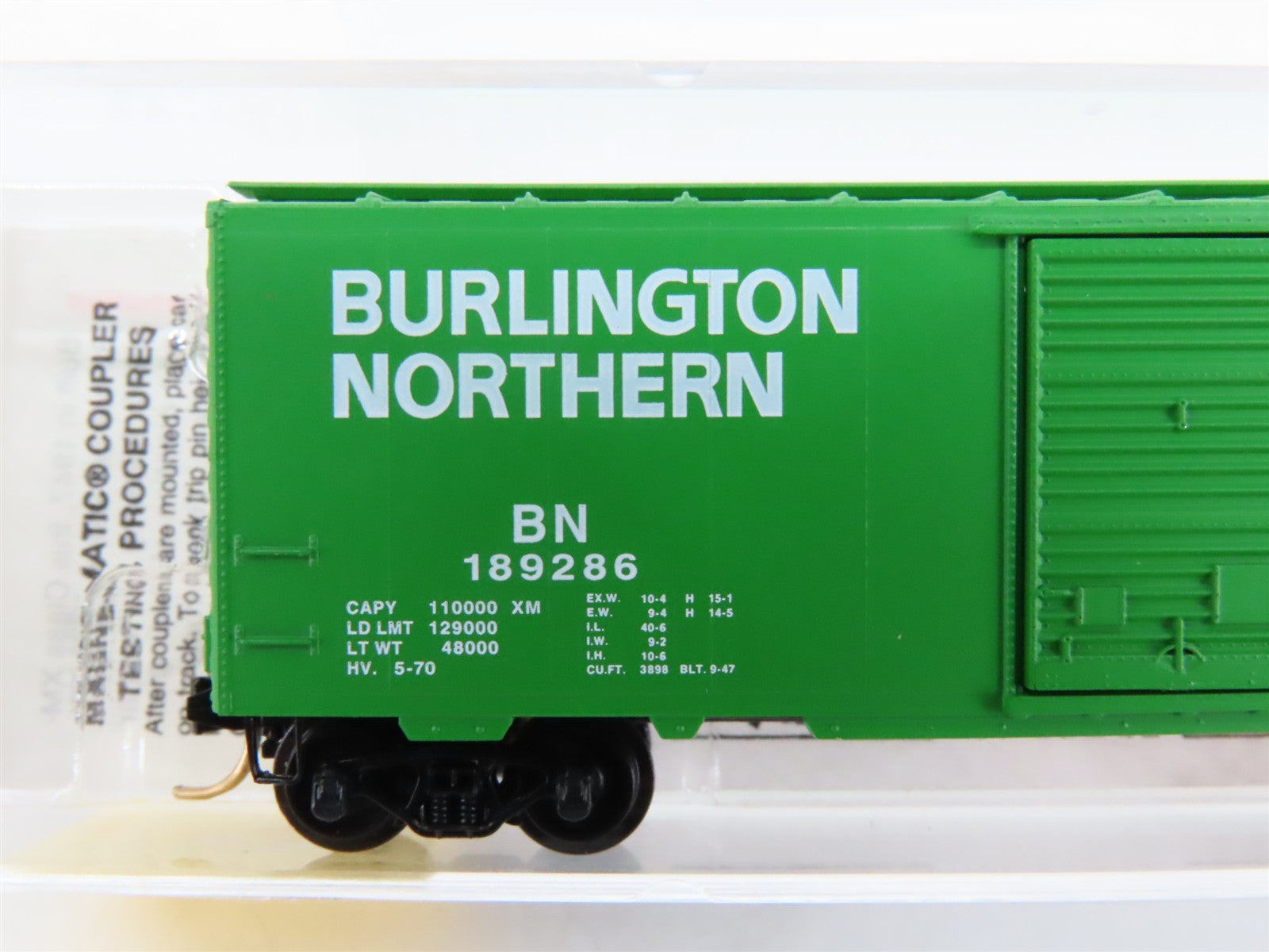 N Scale Micro-Trains 20306/1 BN Burlington Northern 40' Box Car 189286 RTR