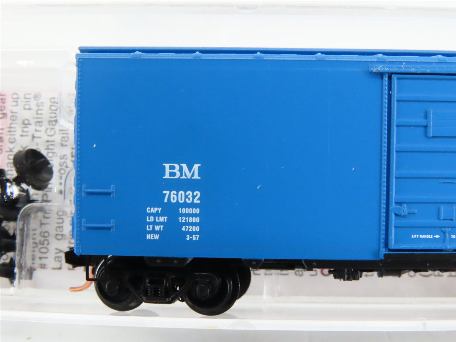 N Scale Micro-Trains 02000696 BM Boston & Maine 40' Box Car 76032 RTR