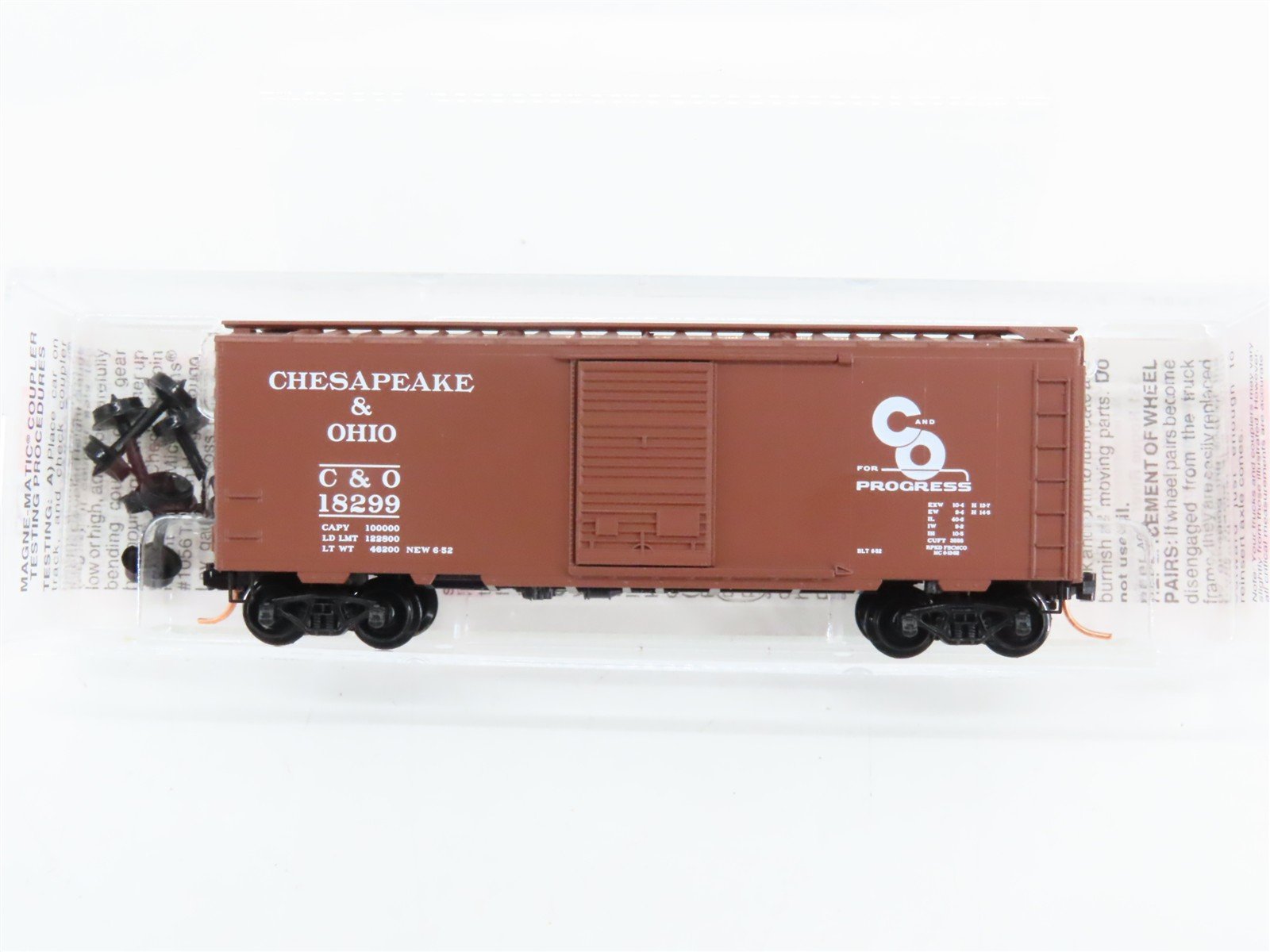 N Scale Micro-Trains 20440 C&O Chesapeake & Ohio 40' Box Car 18299 RTR