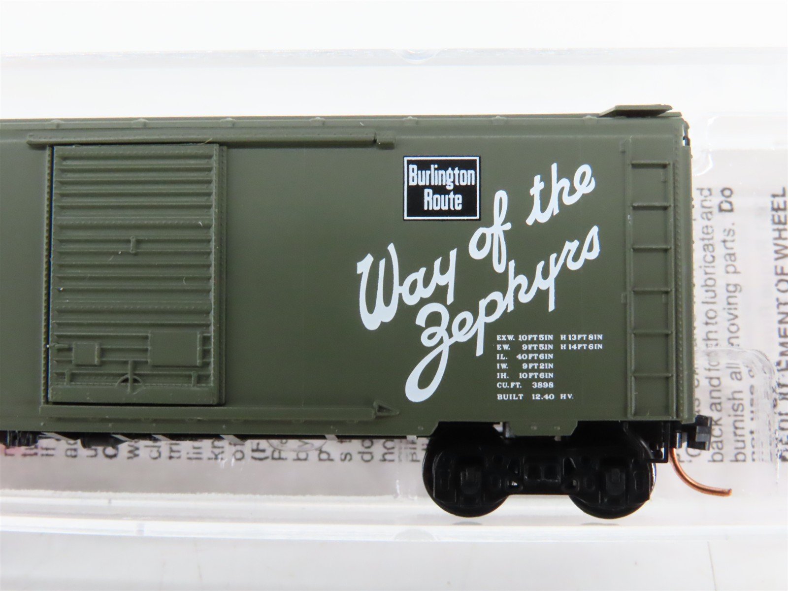 N Scale Micro-Trains 20656 CB&Q Chicago, Burlington & Quincy 40' Box Car RTR