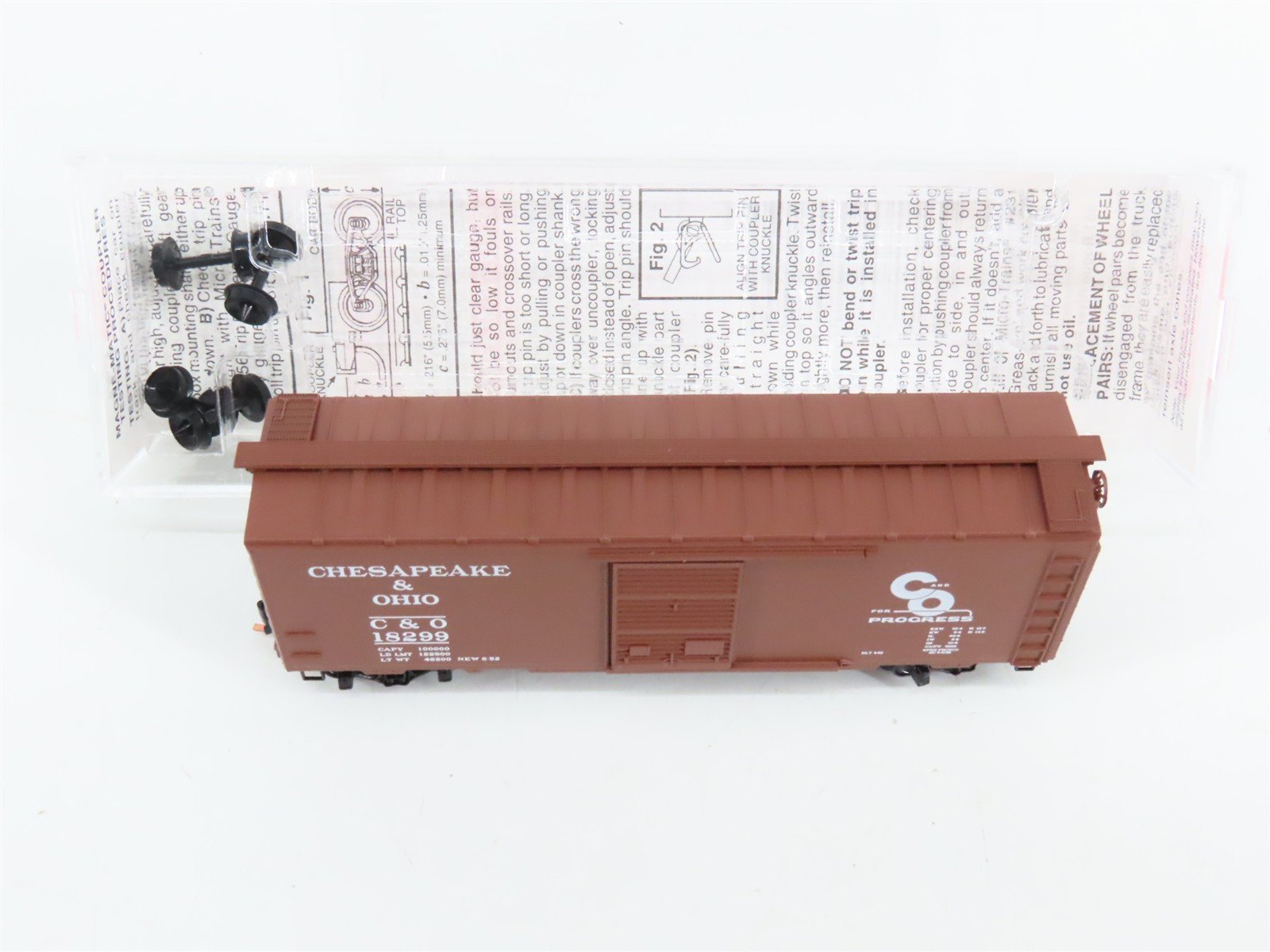 N Scale Micro-Trains 20440 C&O Chesapeake & Ohio 40' Box Car 18299 RTR