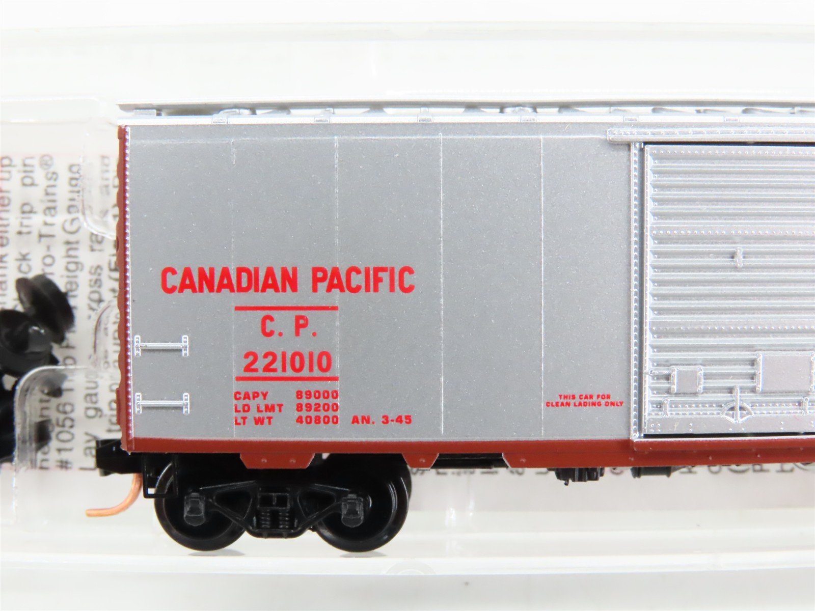 N Scale Micro-Trains 20890 CP Canadian Pacific 40' Box Car 221010 RTR