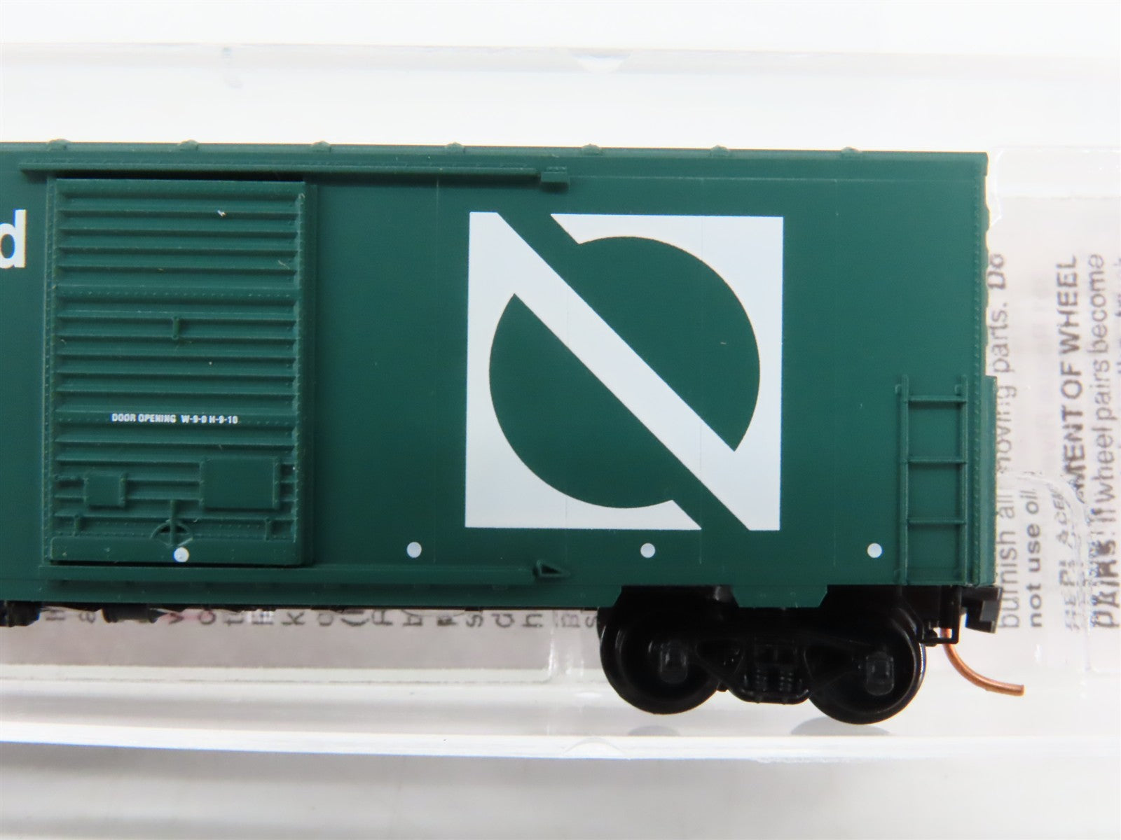 N Scale Micro-Trains 24100 ONT Ontario Northland 40' Box Car 92002 RTR