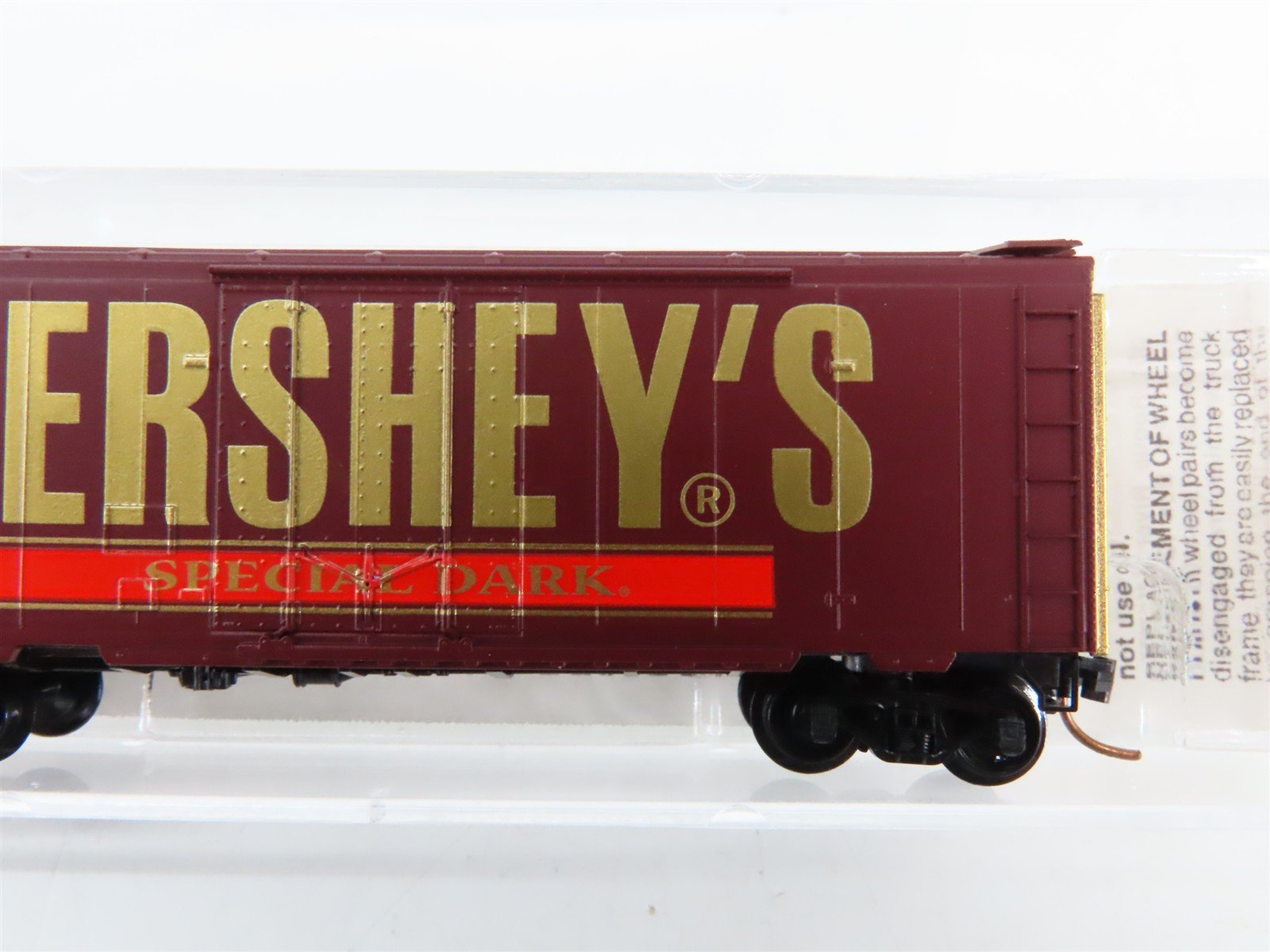N Scale Micro-Trains 21280 HFC Hershey's 40' Box Car 2011 RTR