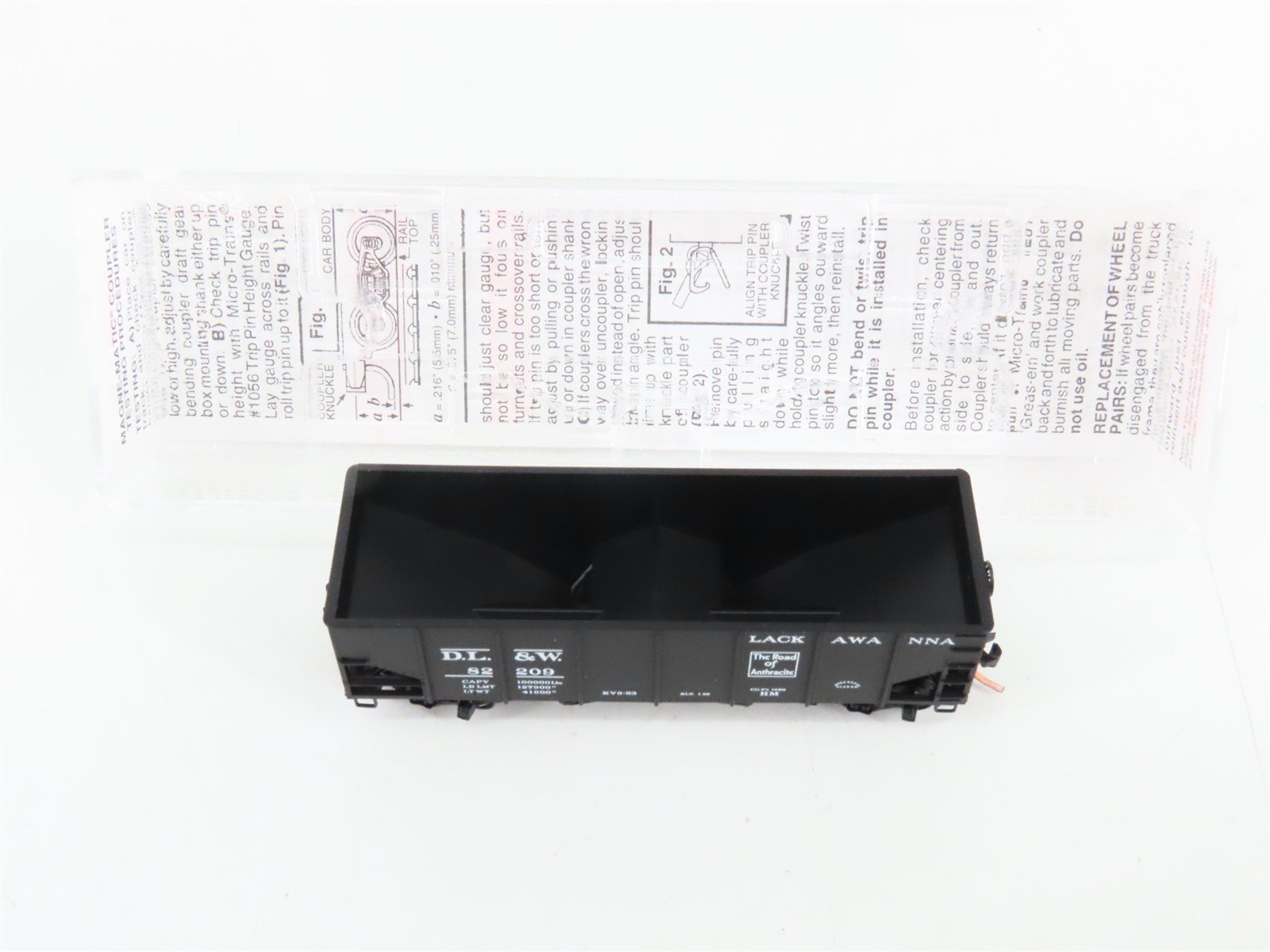 N Scale Micro-Trains 56320 Delaware, Lackawanna & Western 33' 2-Bay Hopper RTR