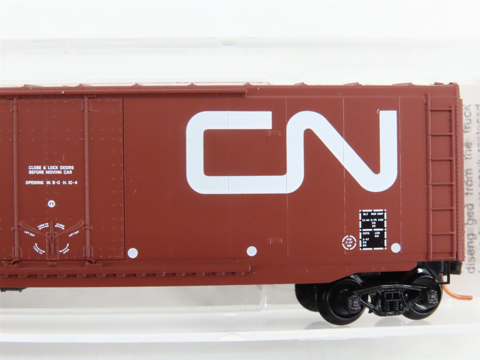 N Scale Micro-Trains 38190 CN Canadian National 50' Box Car 401232 RTR