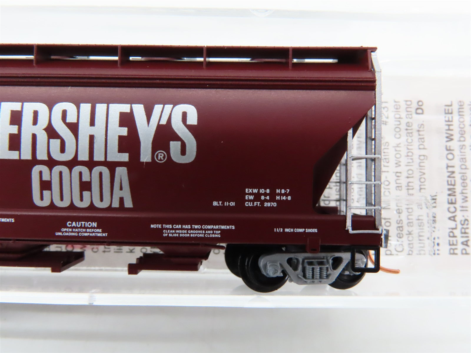 N Scale Micro-Trains 92150 HFC Hershey's 2-Bay Covered Hopper 6011 RTR