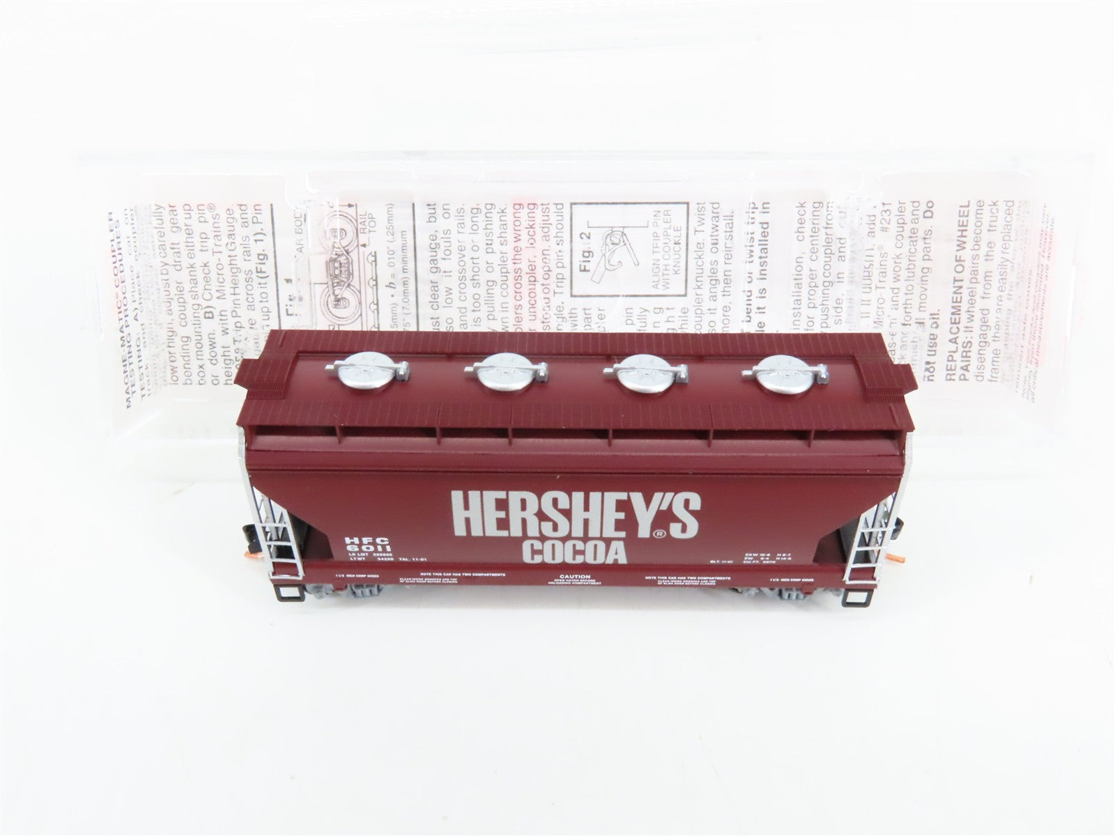 N Scale Micro-Trains 92150 HFC Hershey's 2-Bay Covered Hopper 6011 RTR