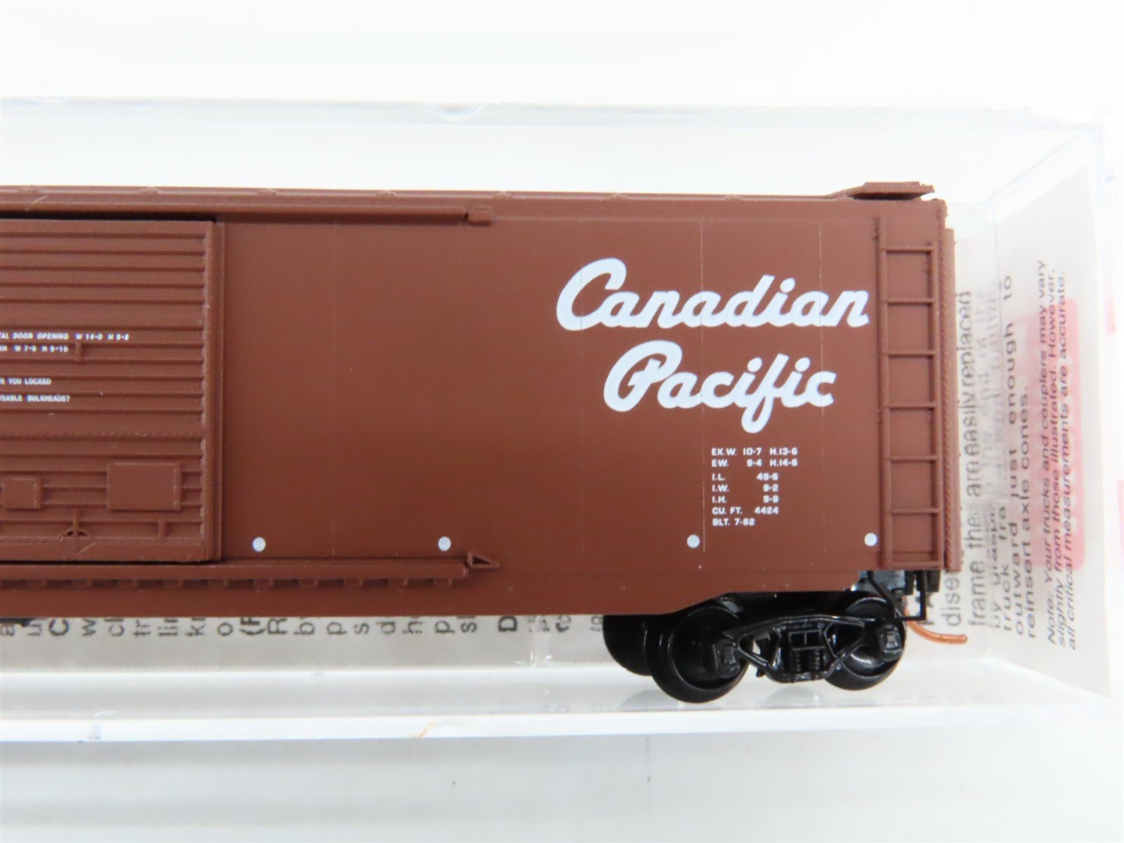 N Scale Micro-Trains 33140 CP Canadian Pacific 50' Standard Box Car 49201 RTR