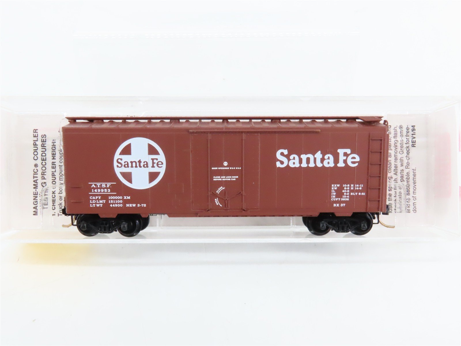 N Scale Micro-Trains 21110 ATSF Santa Fe 40' Plug Door Box Car 149953 RTR