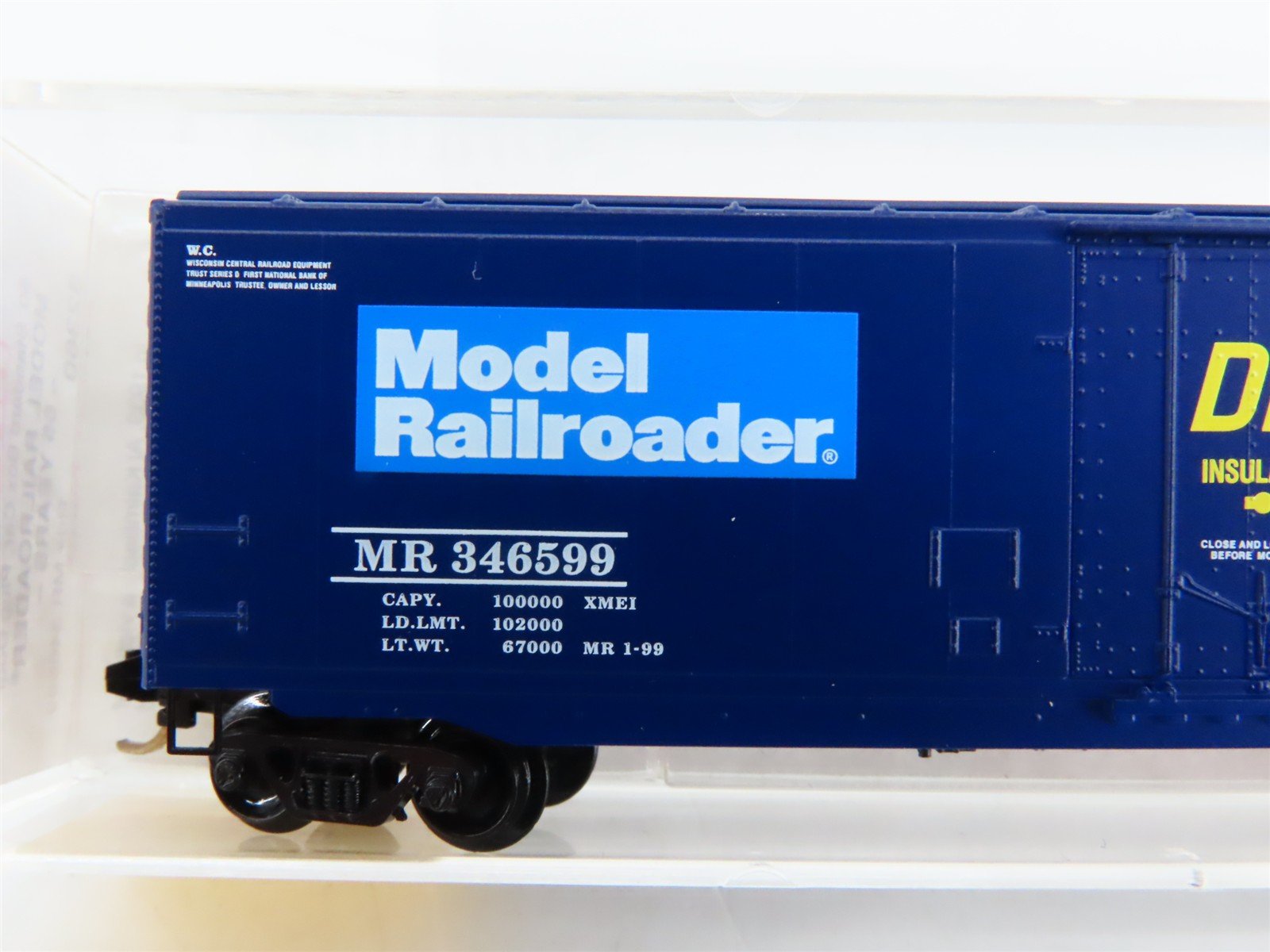 N Scale Micro-Trains 32360 MR Model Railroader 50' Plug Door Box Car 346599 RTR