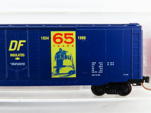 N Scale Micro-Trains 32360 MR Model Railroader 50' Plug Door Box Car 346599 RTR