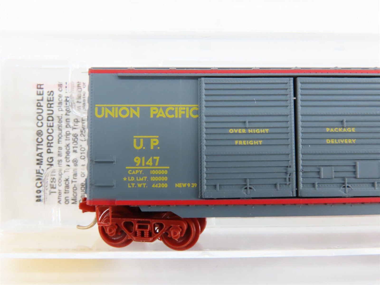 N Scale Micro-Trains 23230 UP Union Pacific 40' Double Door Box Car 9147 RTR