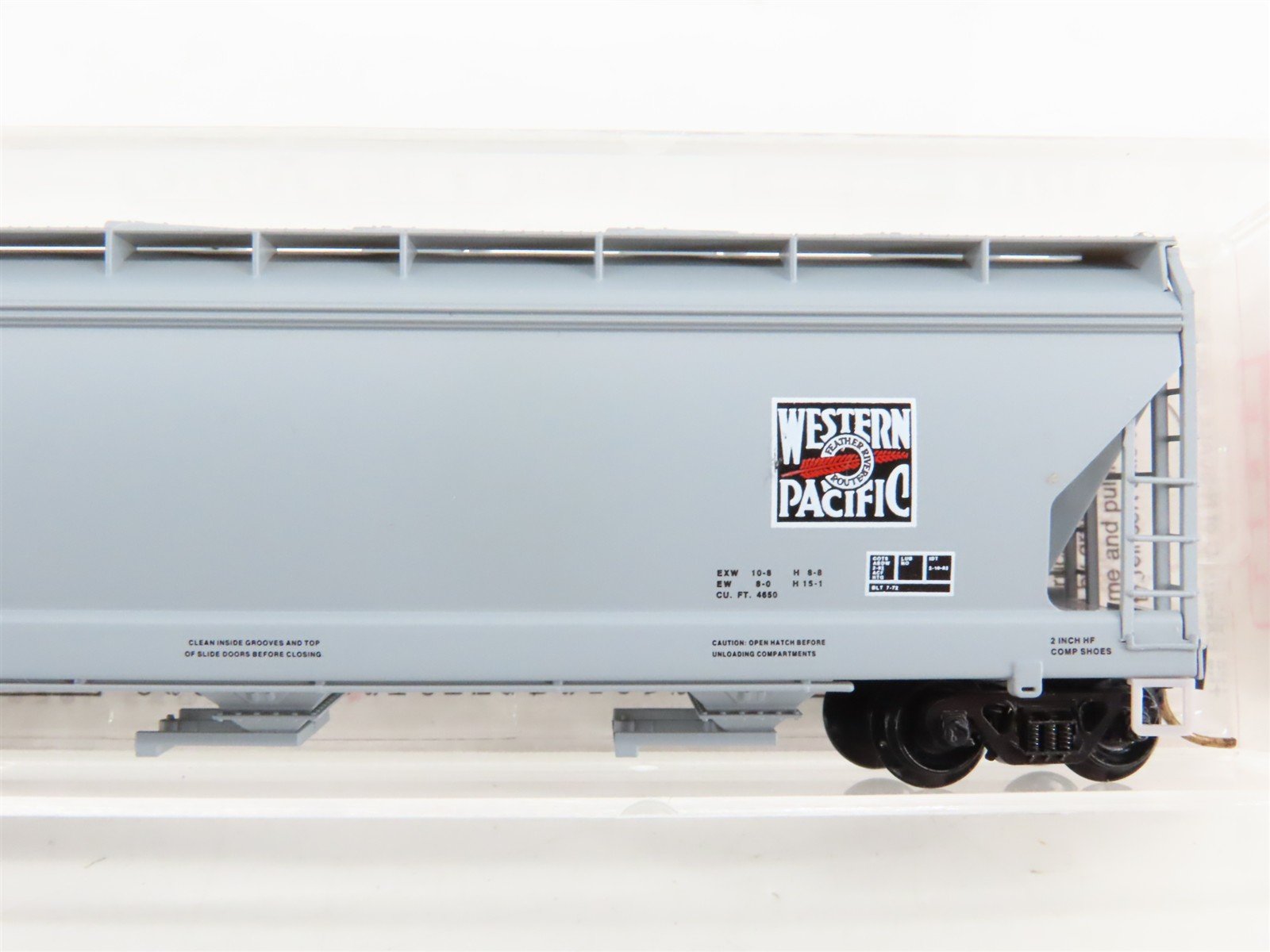 N Scale Micro-Trains 93050 WP Western Pacific 3-Bay Covered Hopper 11832 RTR