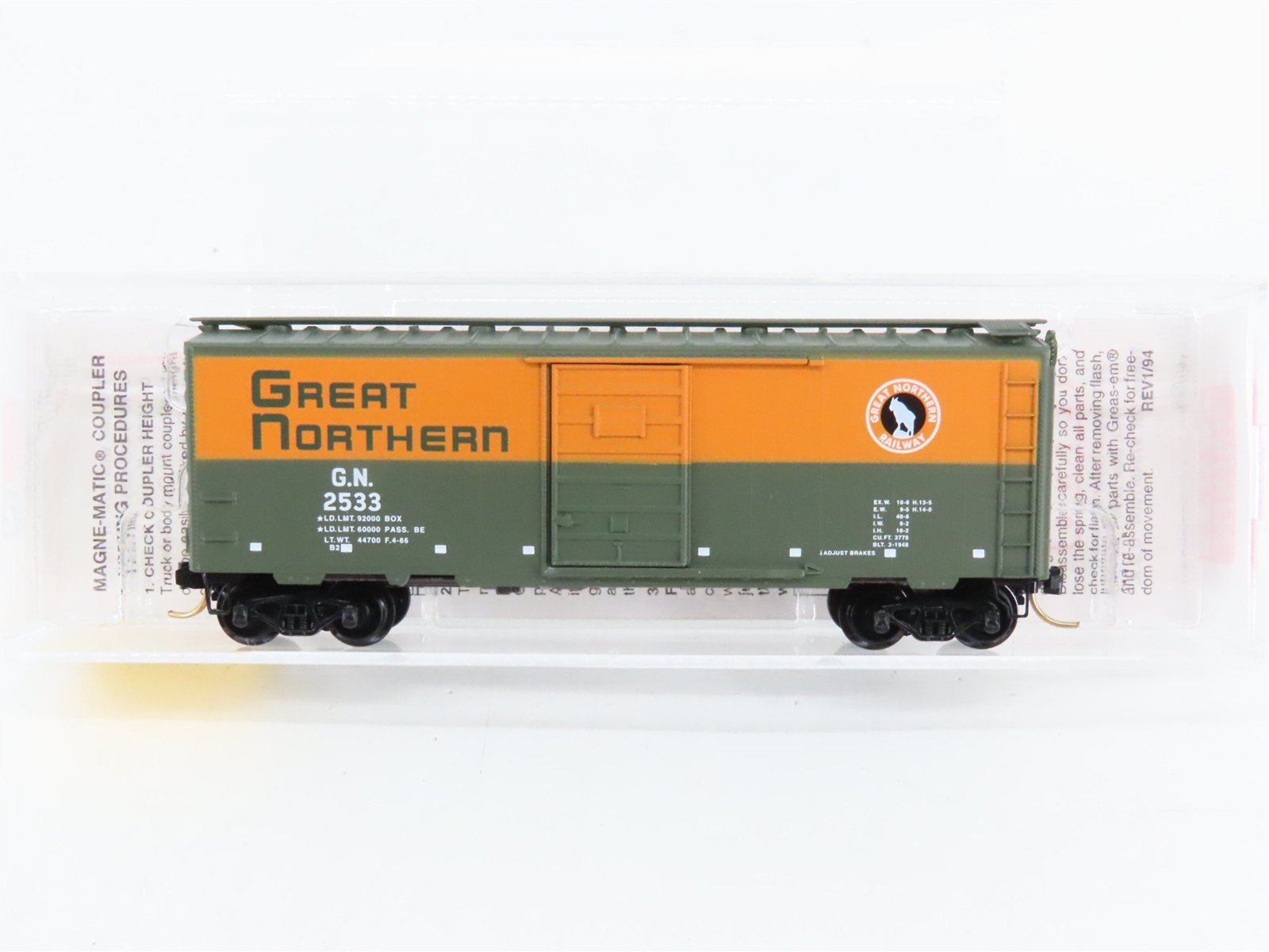 N Scale Micro-Trains 20226 GN Great Northern 40' Single Door Box Car 2533 RTR