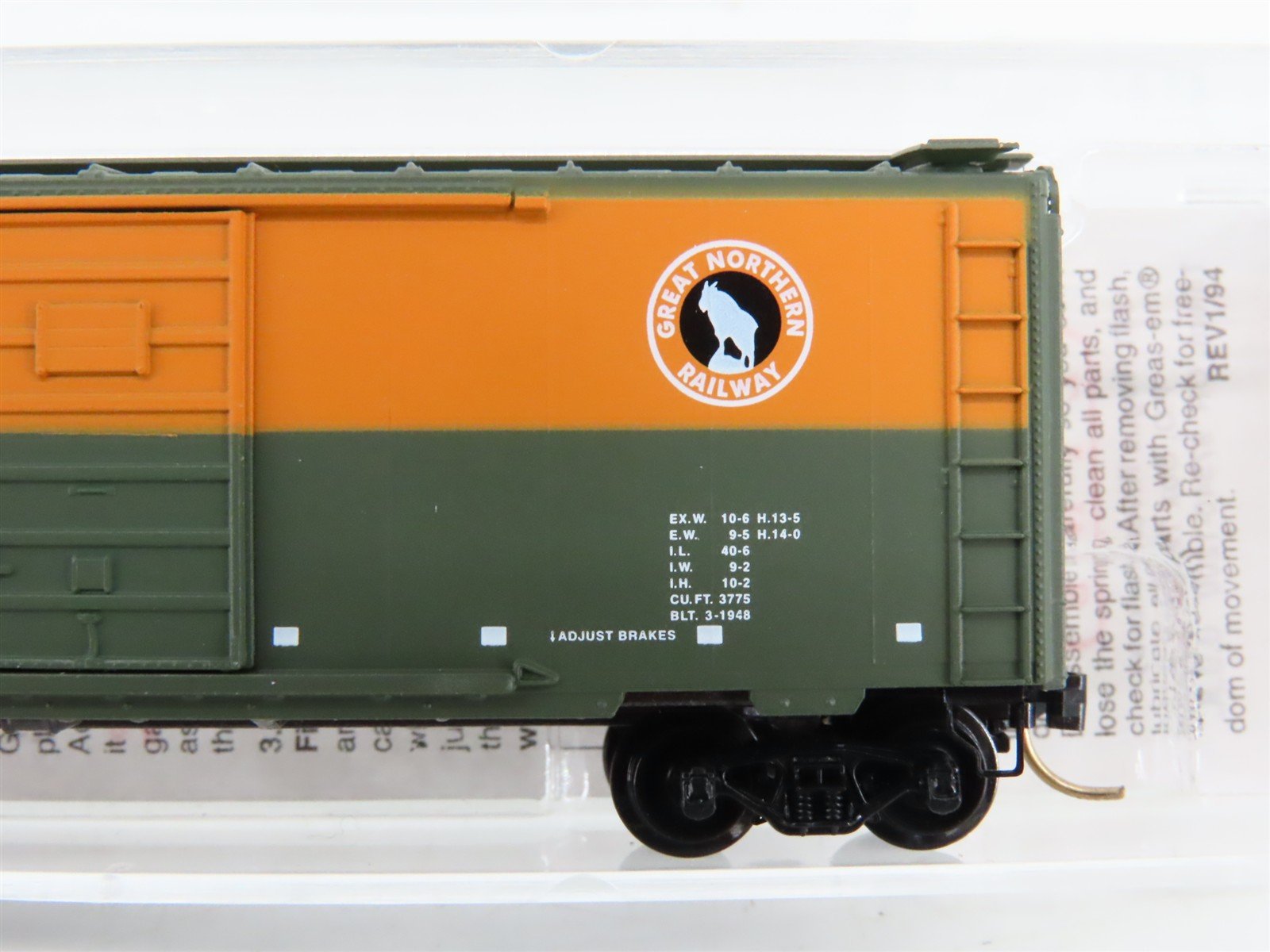 N Scale Micro-Trains 20226 GN Great Northern 40' Single Door Box Car 2533 RTR