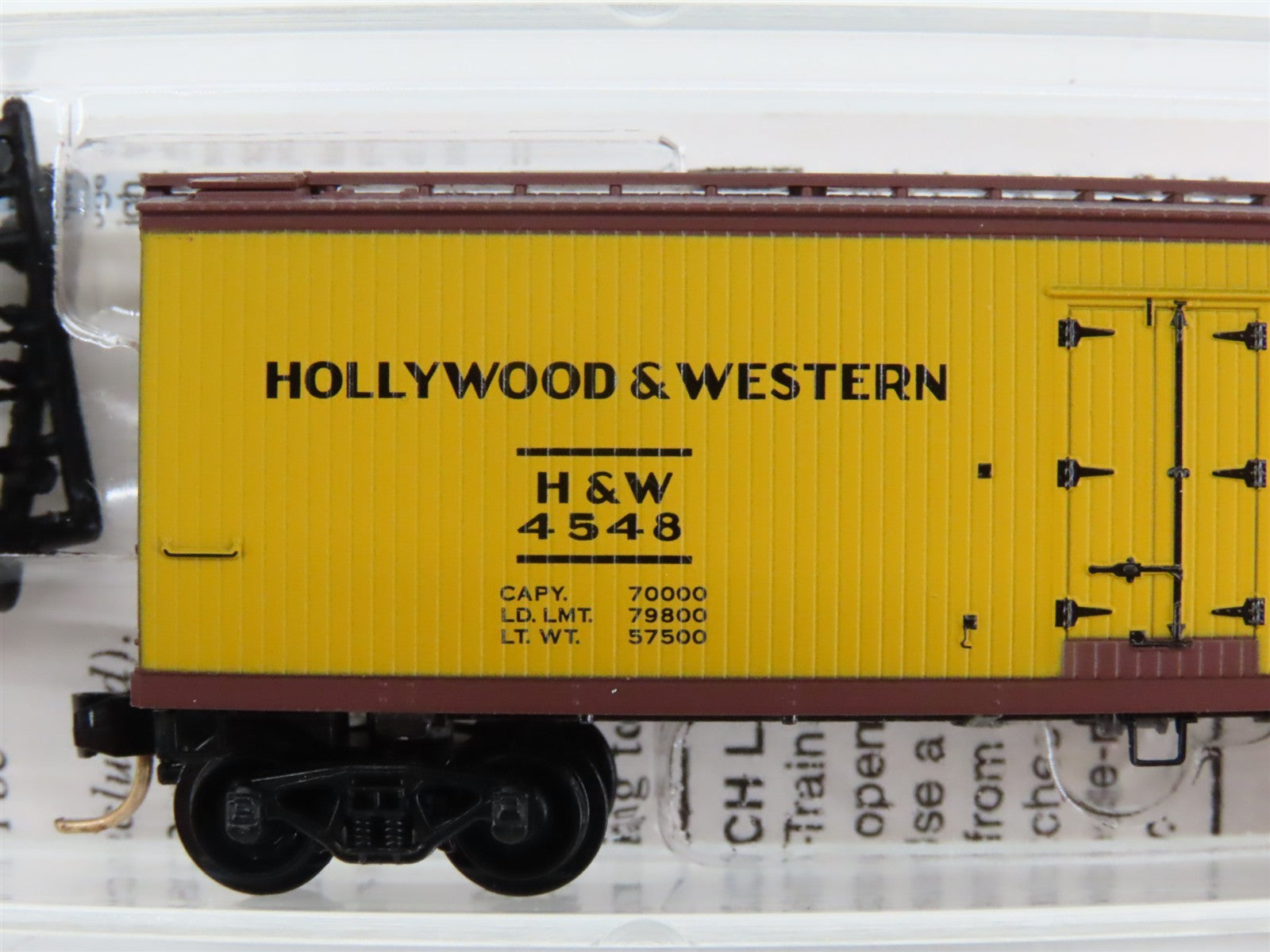 N Scale Micro-Trains 4548 H&W Hollywood & Western 40' Wood Reefer 4548 RTR