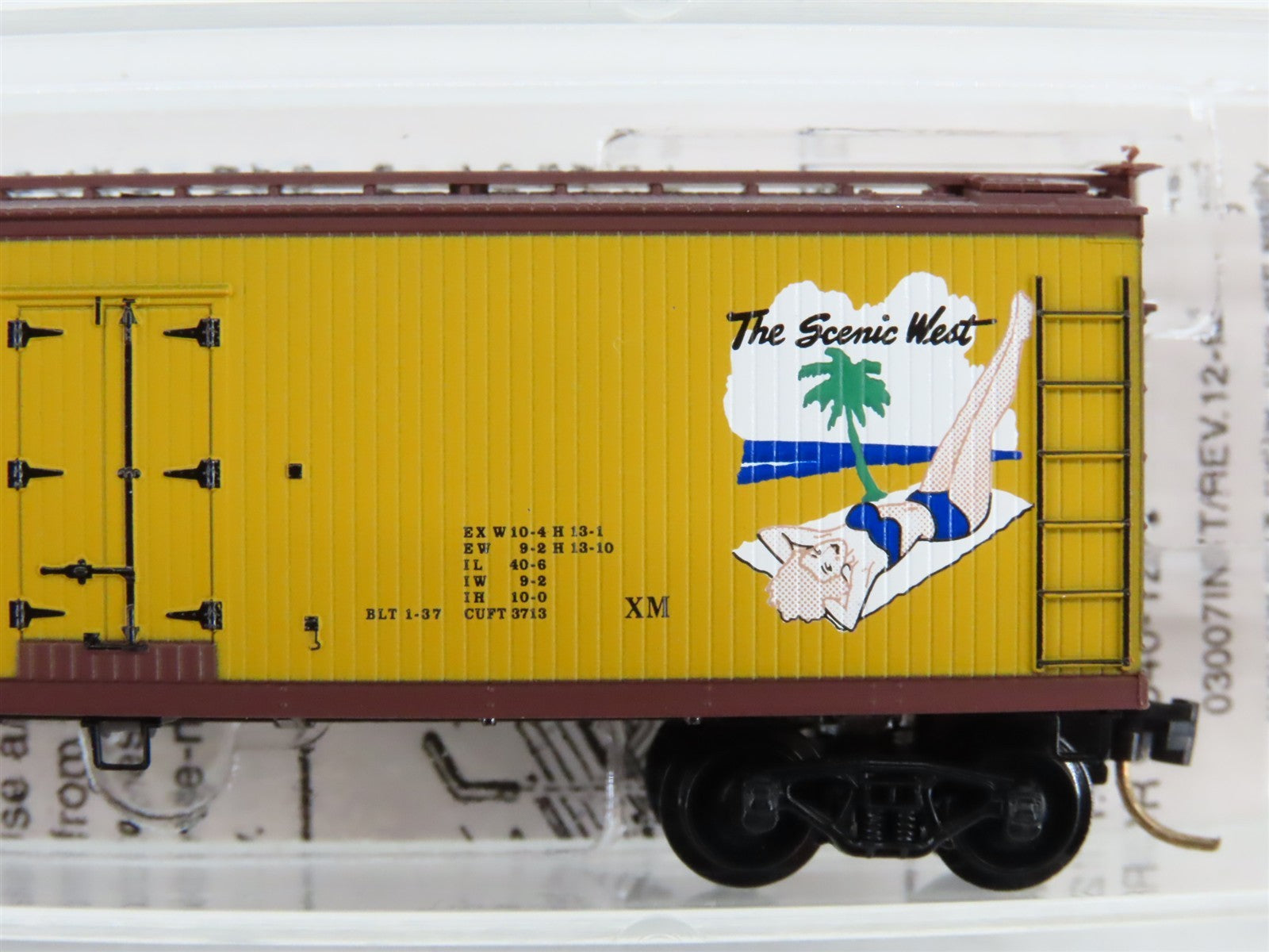 N Scale Micro-Trains 4548 H&W Hollywood & Western 40' Wood Reefer 4548 RTR