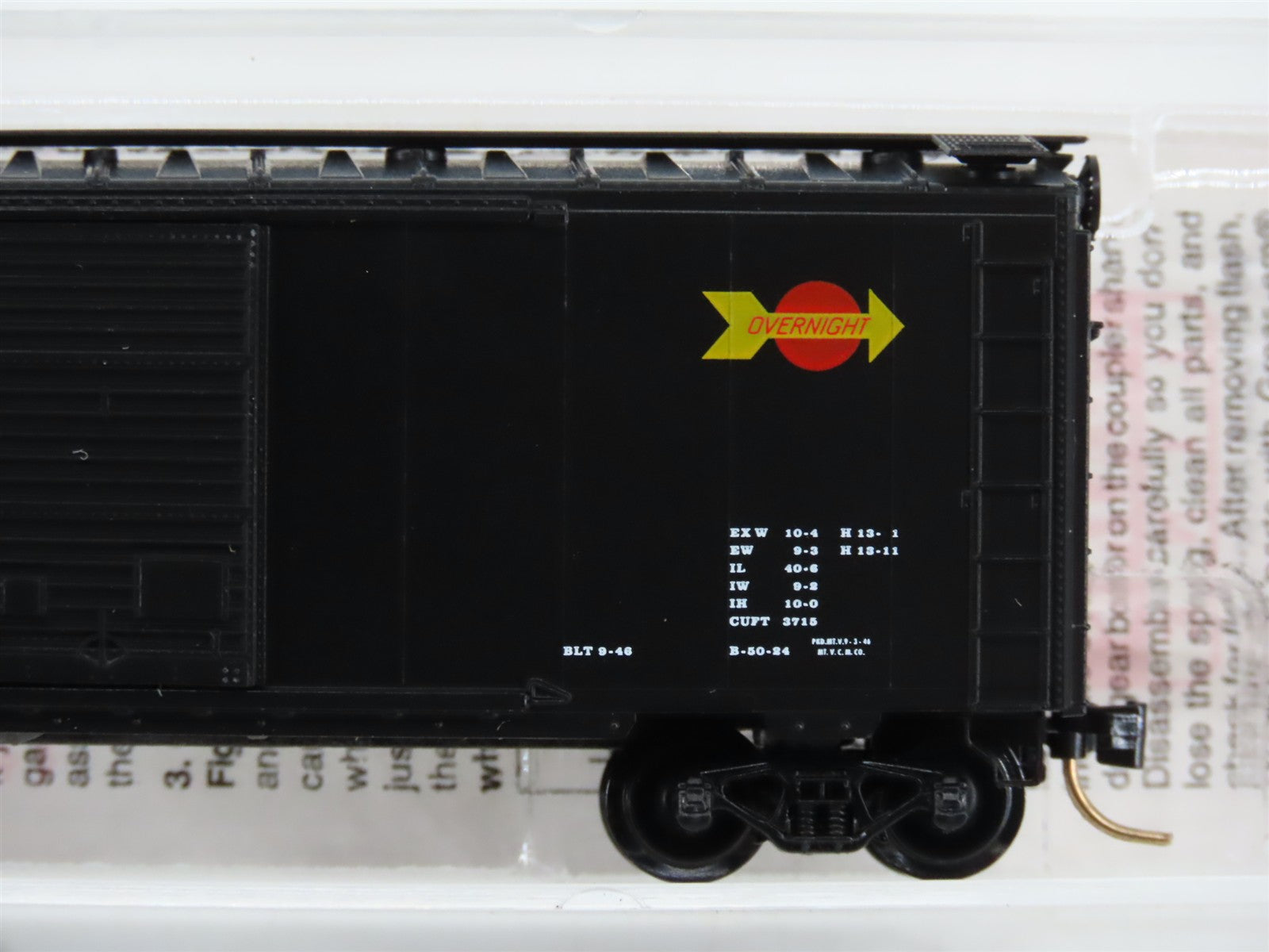 N Scale Micro-Trains 20090 SP Southern Pacific Overnight 40' Box Car 97940 RTR