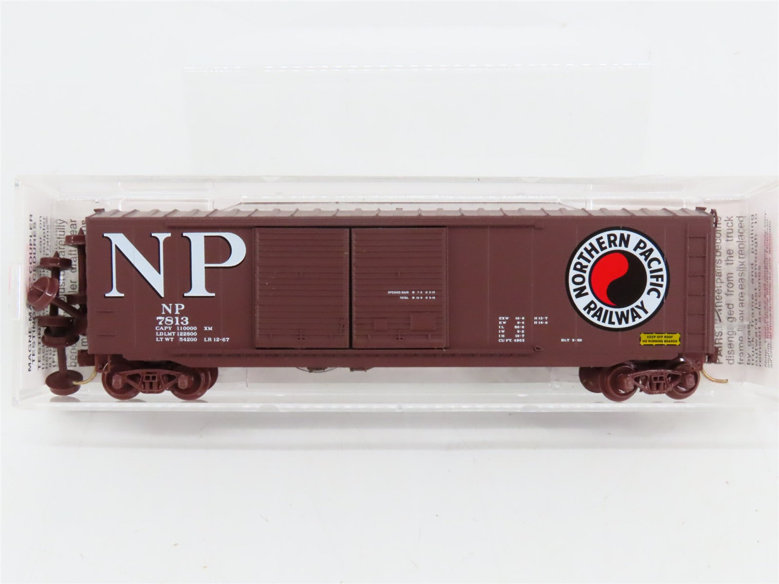 N Scale Micro-Trains 37050 NP Northern Pacific 50' Box Car 7813 RTR