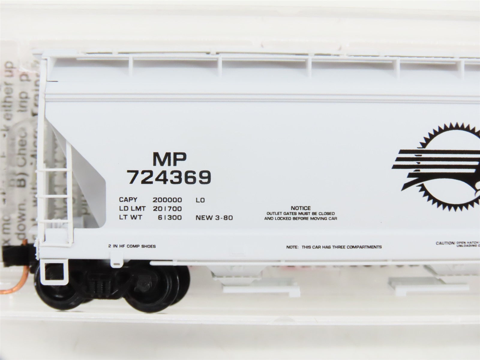 N Scale Micro-Trains 94190 MP Missouri Pacific 3-Bay Covered Hopper 724369 RTR