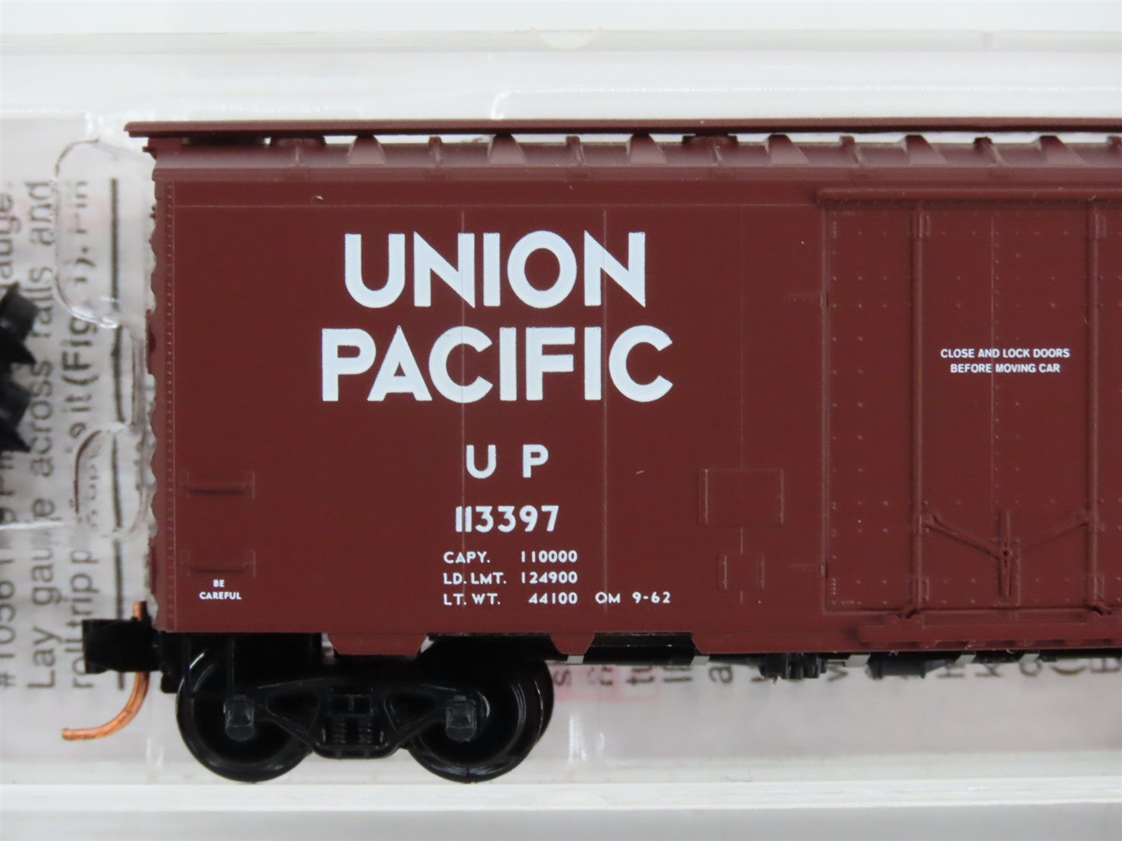 N Scale Micro-Trains 21140 UP Union Pacific 40' Plug Door Box Car 113397 RTR
