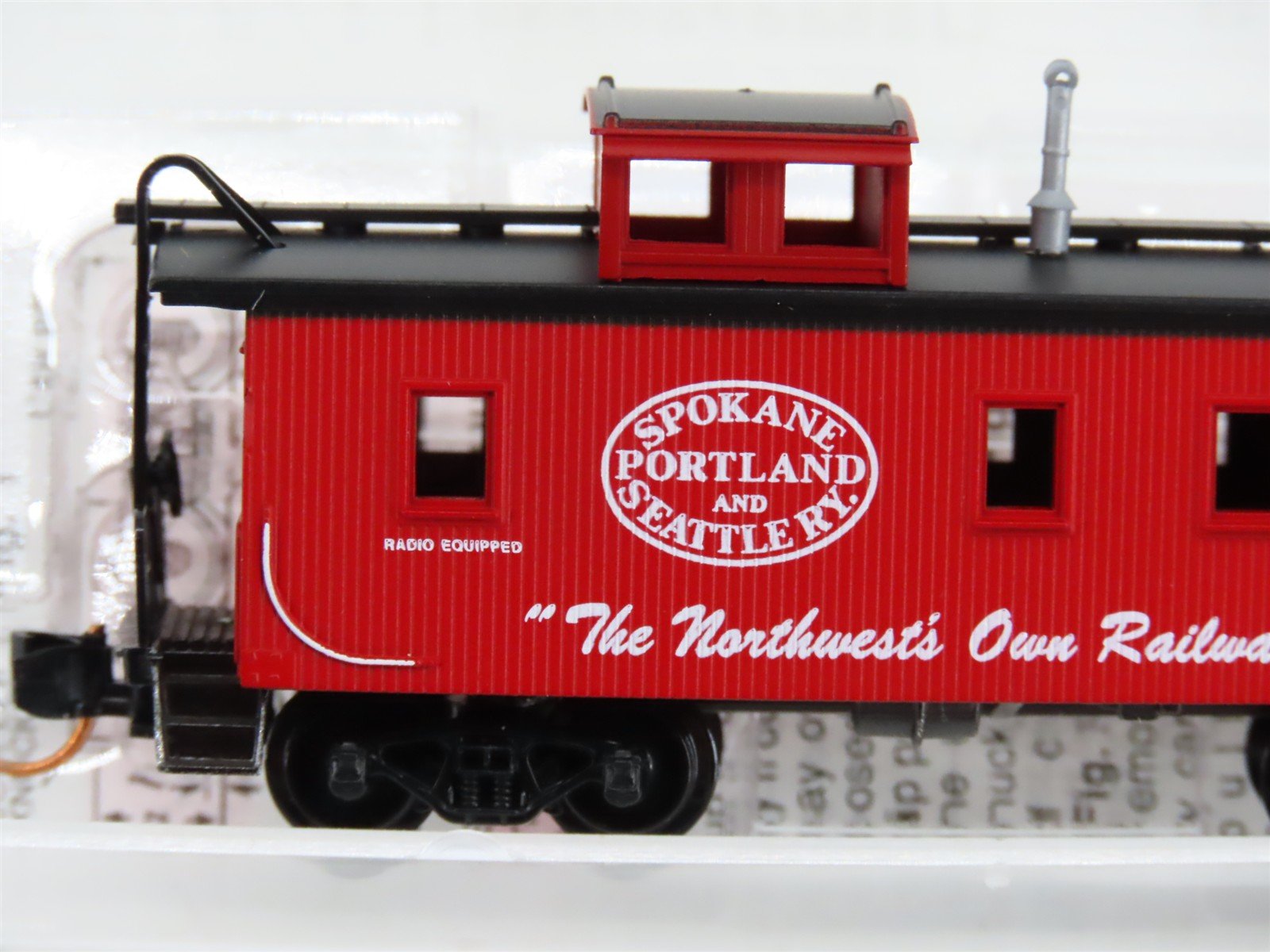 N Scale Micro-Trains 51060 SP&S Spokane, Portland & Seattle 34' Caboose 724 RTR