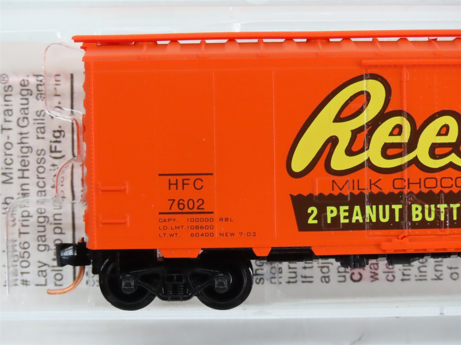 N Scale Micro-Trains 21300 HFC Hershey's / Reese's 40' Plug Door Box Car RTR