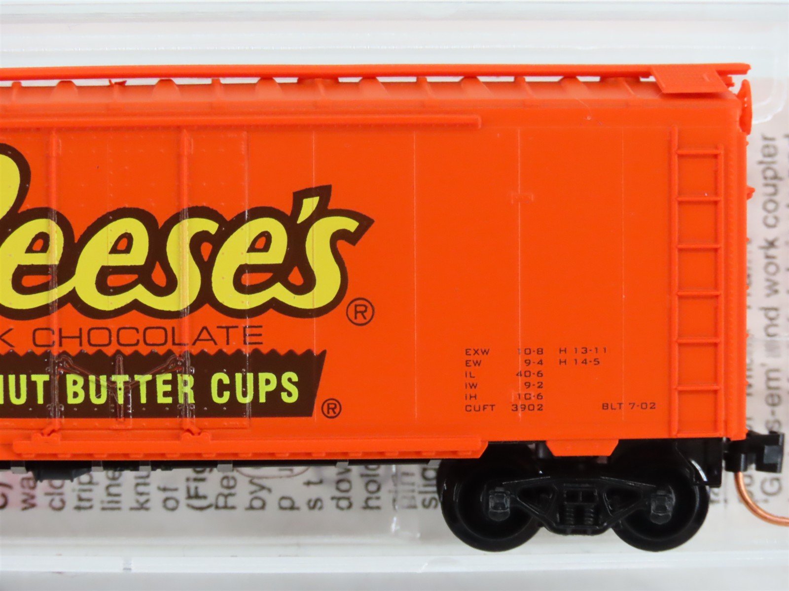 N Scale Micro-Trains 21300 HFC Hershey's / Reese's 40' Plug Door Box Car RTR