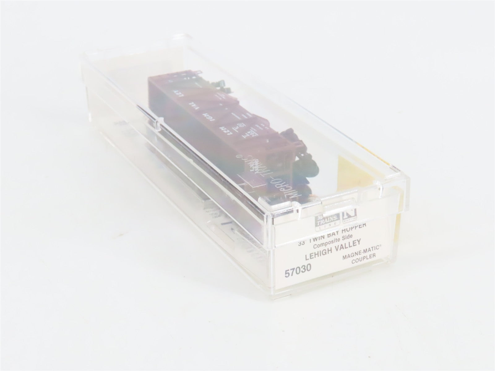 N Scale Micro-Trains 57030 LV Lehigh Valley 33' 2-Bay Composite Side Hopper RTR