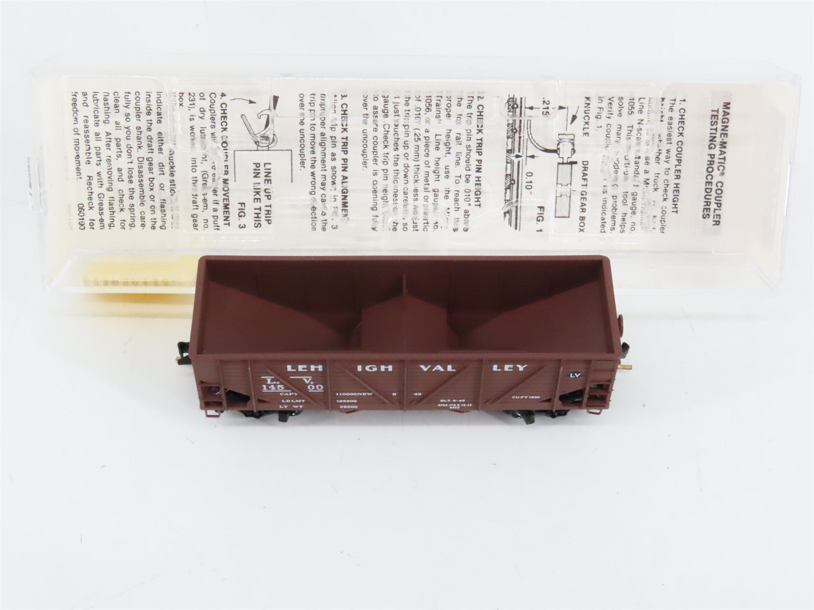 N Scale Micro-Trains 57030 LV Lehigh Valley 33' 2-Bay Hopper 14500 RTR