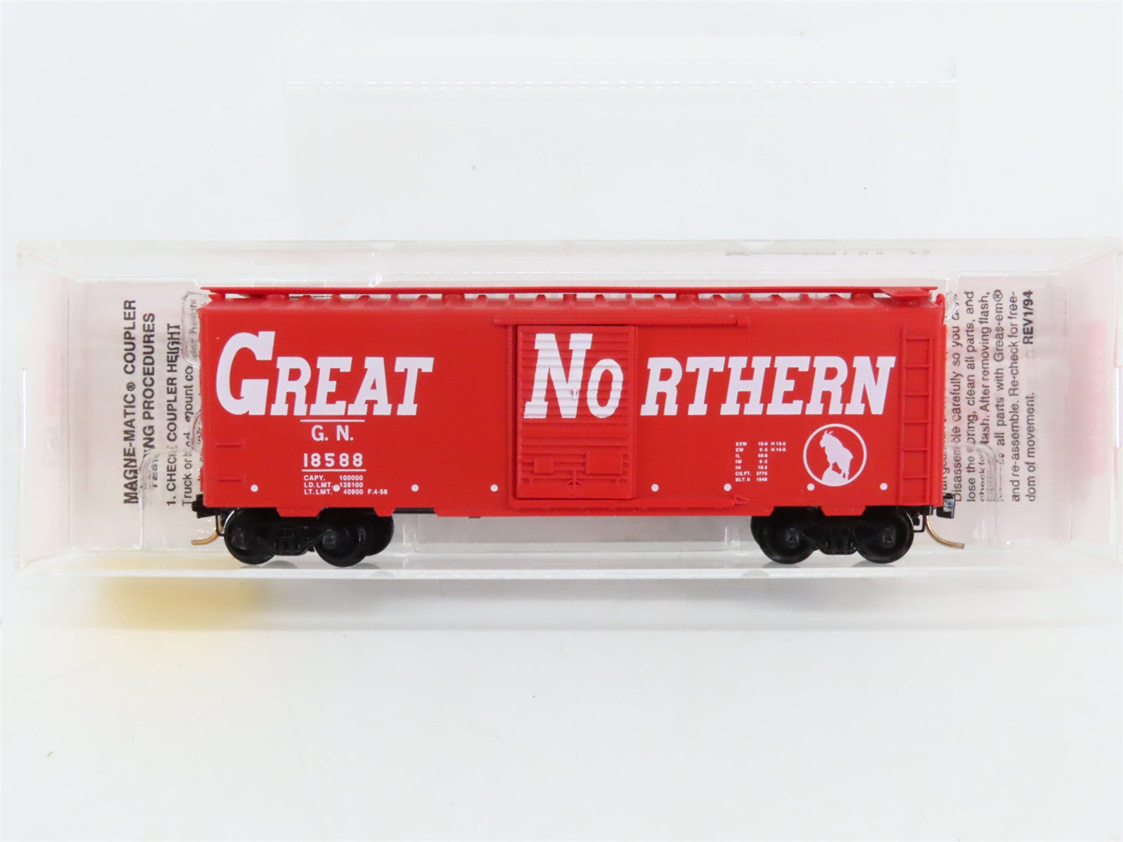 N Scale Micro-Trains 20176 GN Great Northern 40' Box Car 18588 RTR