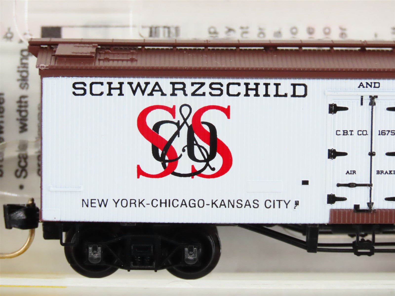 N Scale Micro-Trains 58020 CBT Schwarzchild & Sulzberger 36' Reefer 1675 RTR