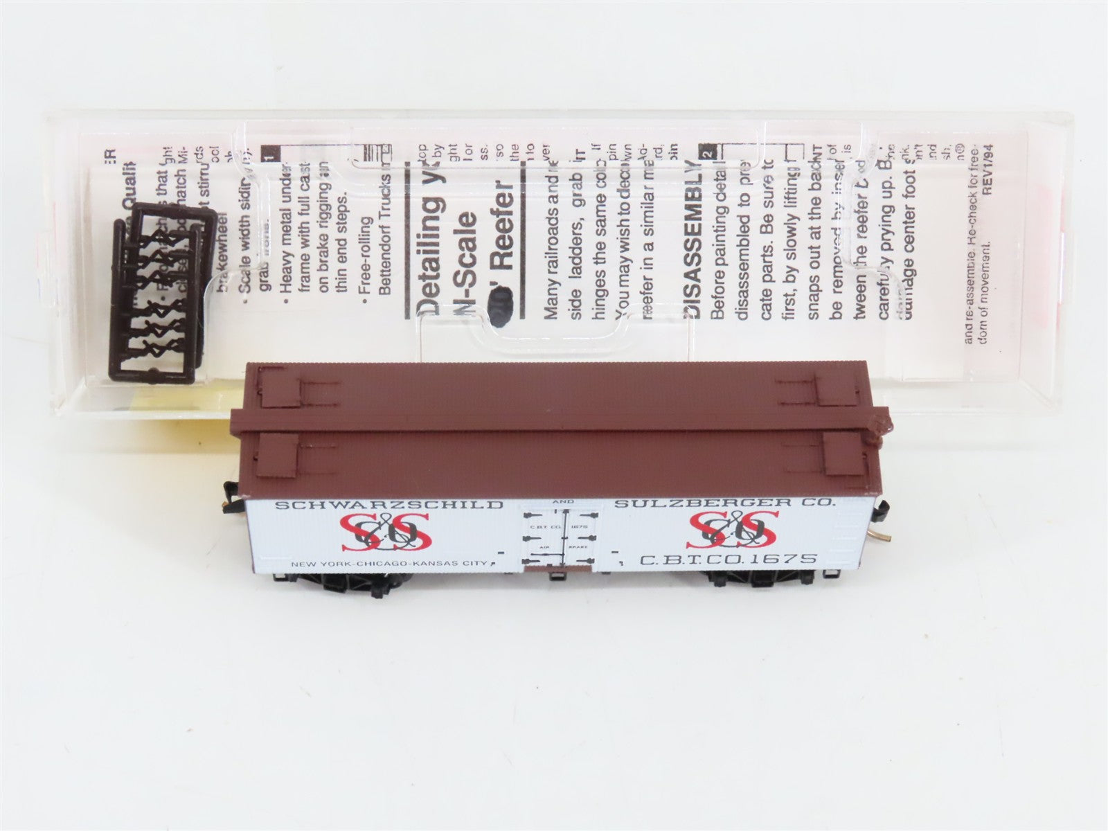 N Scale Micro-Trains 58020 CBT Schwarzchild & Sulzberger 36' Reefer 1675 RTR