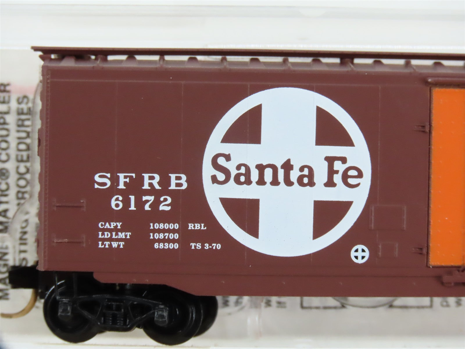 N Scale Micro-Trains 32050/3 SFRB Santa Fe 50' Box Car 6172 RTR