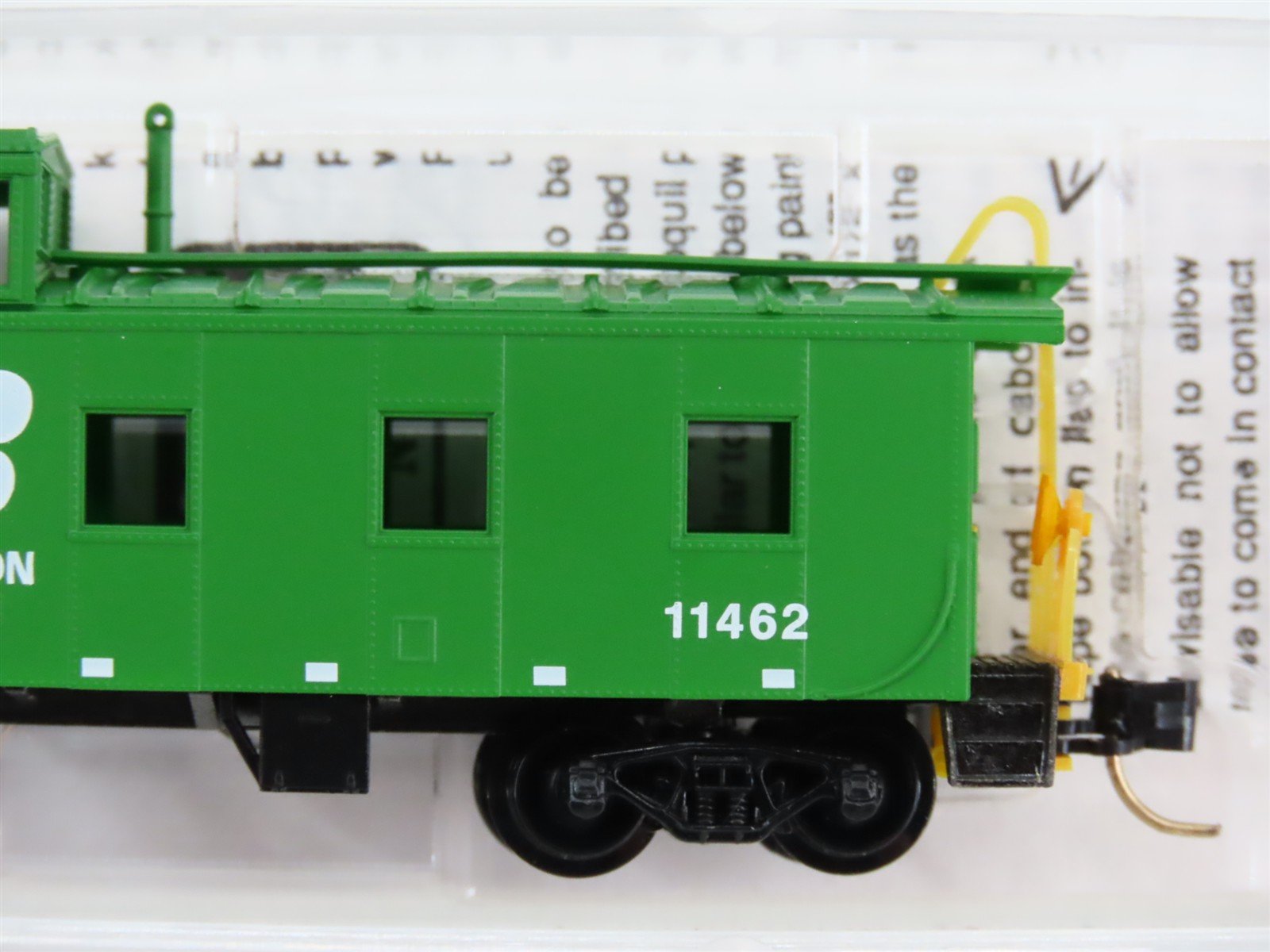 N Scale Micro-Trains 100060 BN Burlington Northern 36' Caboose 11462 RTR