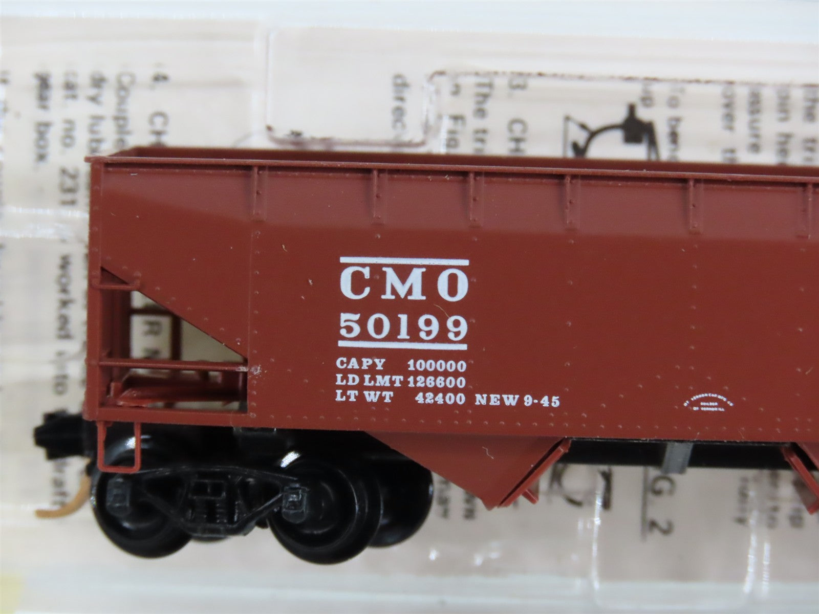 N Scale Micro-Trains 55250 CMO Chicago & North Western 33' 2-Bay Hopper #50199