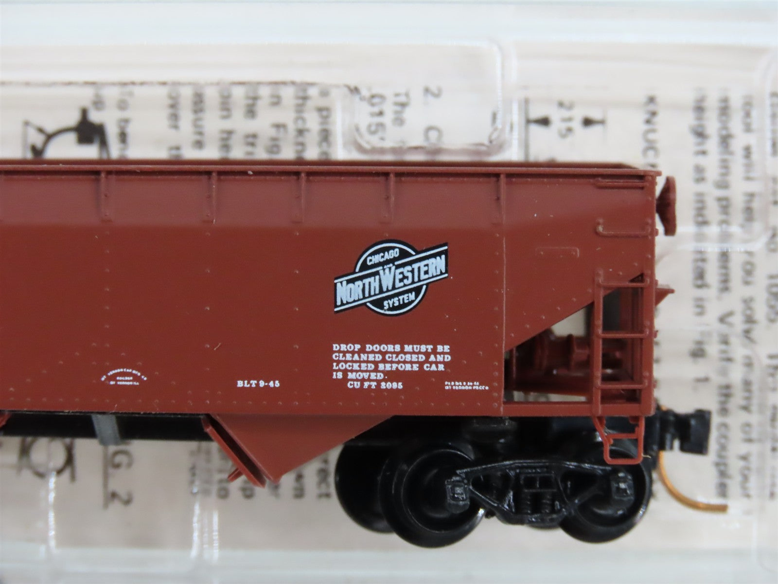 N Scale Micro-Trains 55250 CMO Chicago & North Western 33' 2-Bay Hopper #50199