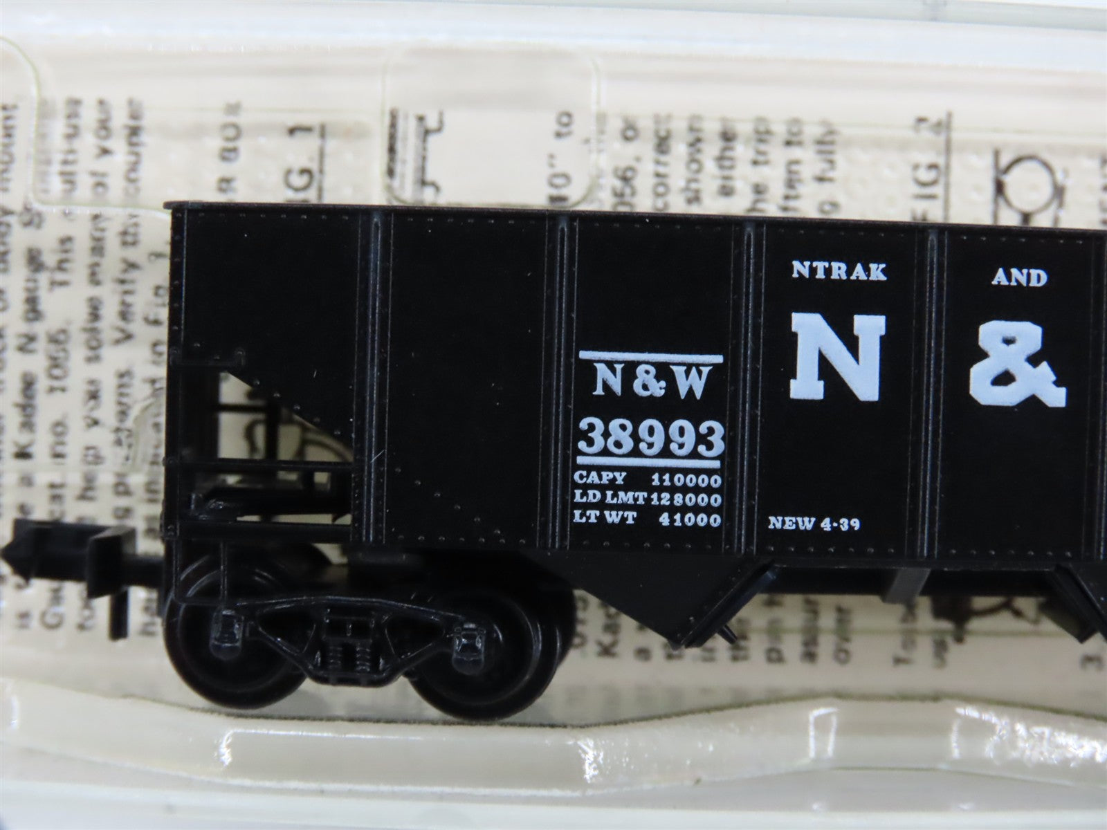 N Scale Micro-Trains N&W Norfolk & Western 2-Bay Hopper 38993 RTR