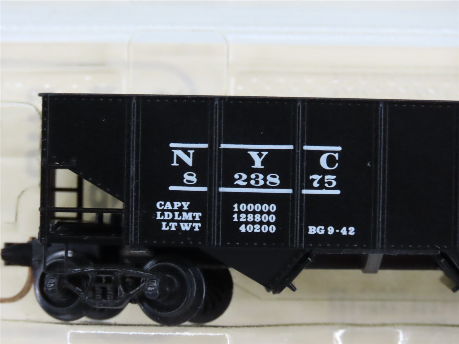 N Scale Kadee / Micro-Trains Line BLW-50 New York Central 33' Hopper RTR