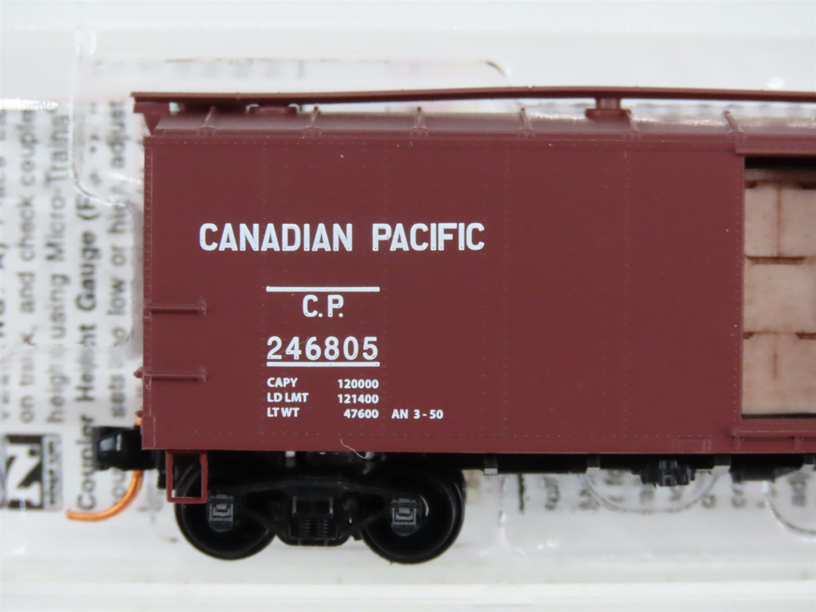 N Scale Micro-Trains 12000051 CP Canadian Pacific 40' Box Car 246805 RTR