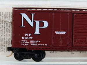 N Scale Micro-Trains 1-A NP Northern Pacific 40' Box Car 8607 RTR