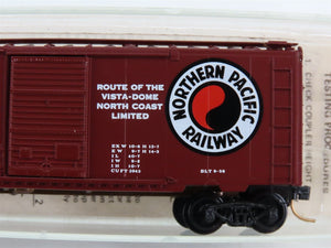 N Scale Micro-Trains 1-A NP Northern Pacific 40' Box Car 8607 RTR