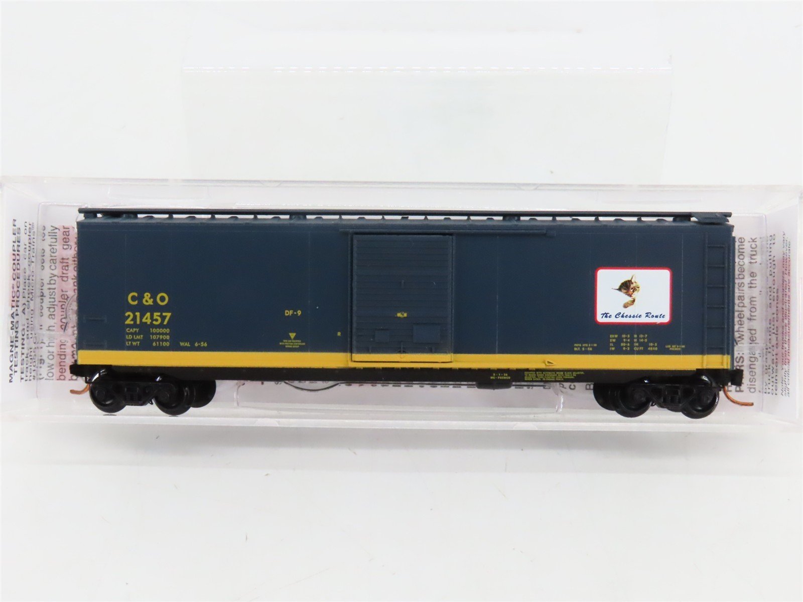 N Scale Micro-Trains 03100075 C&O Chesapeake & Ohio 50' Box Car 21457 RTR