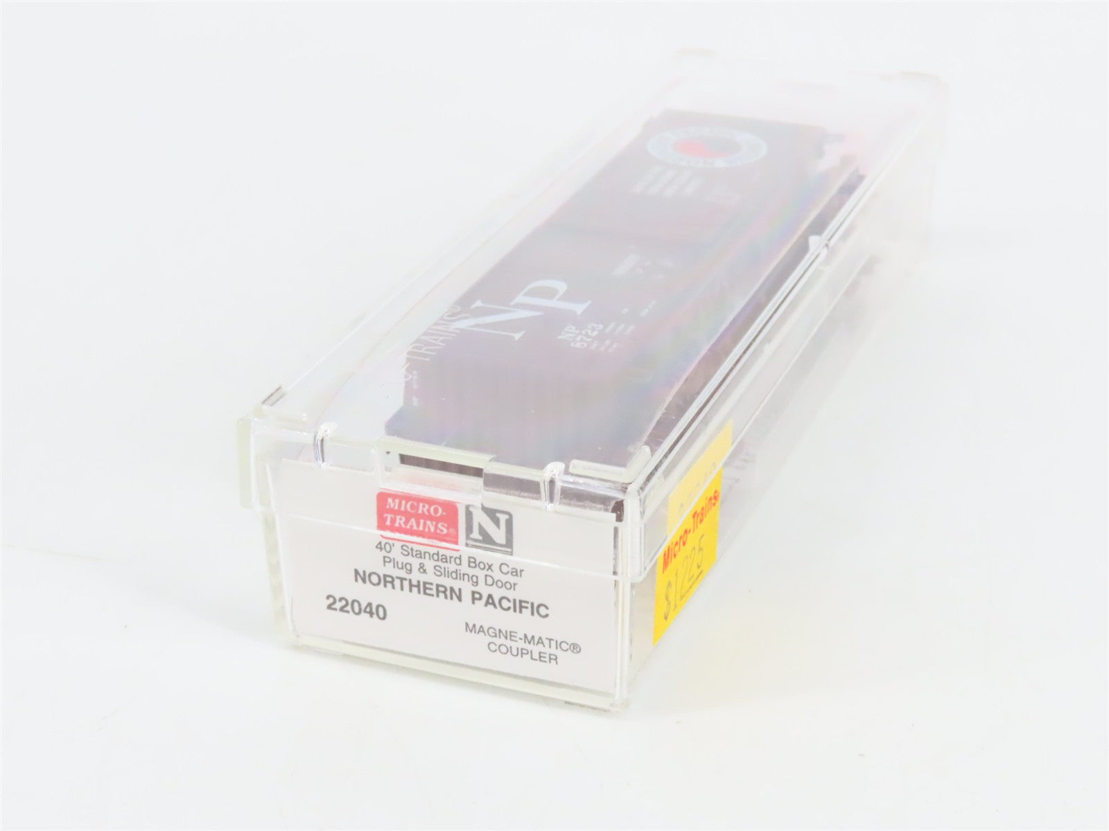 N Scale Micro-Trains 22040 Northern Pacific 40' Plug & Sliding Door Box Car RTR