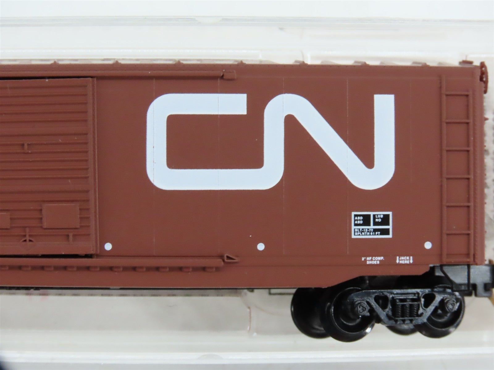 N Scale Micro-Trains MTL 76010 Canadian National 50' Box Car 550235 RTR